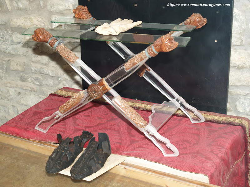SILLA Y OBJETOS PERSONALES DE SAN RAMÓN